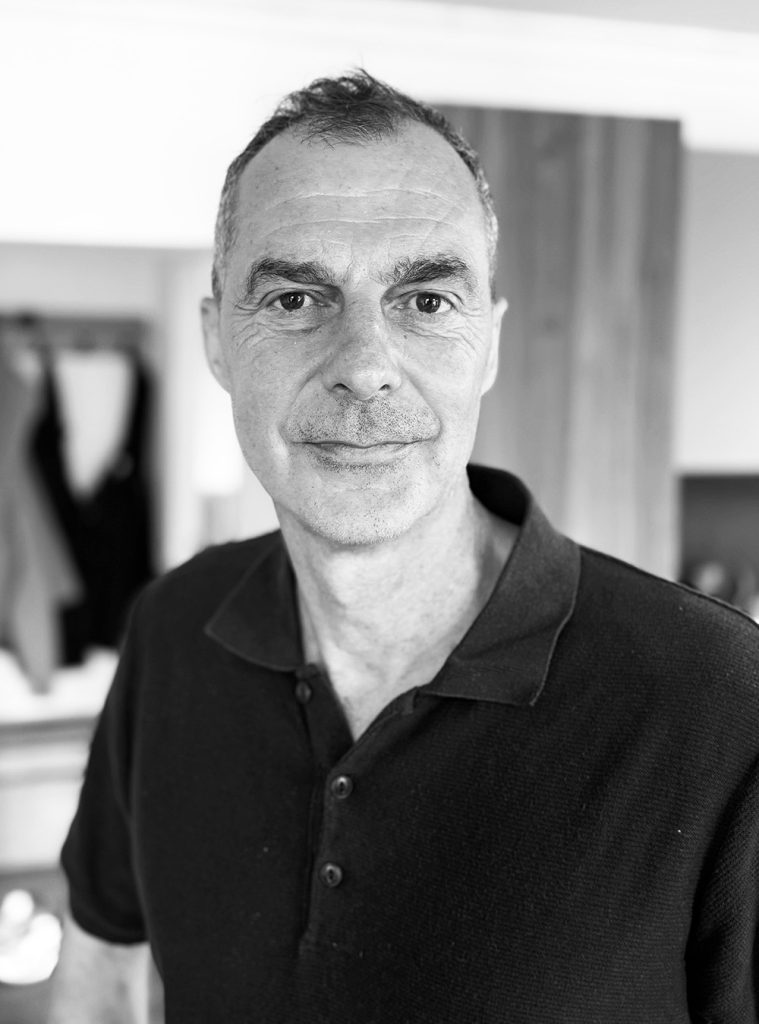 Xavier Menut vidéaste documentaire spécialisé ONG et reportages terrain Paris